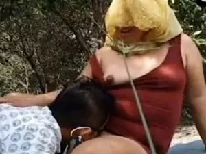 Cặp vợ yêu ông xã dâm quay clip sex trong rừng