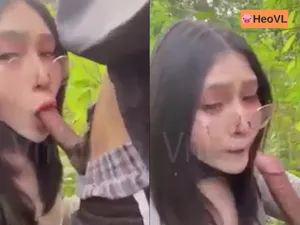đi dã ngoại tiện nện bạn gái ở trong rừng